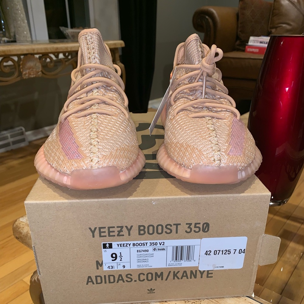Adidas Yeezy Boost 350 V2 Clay %100 AUTHENTIC